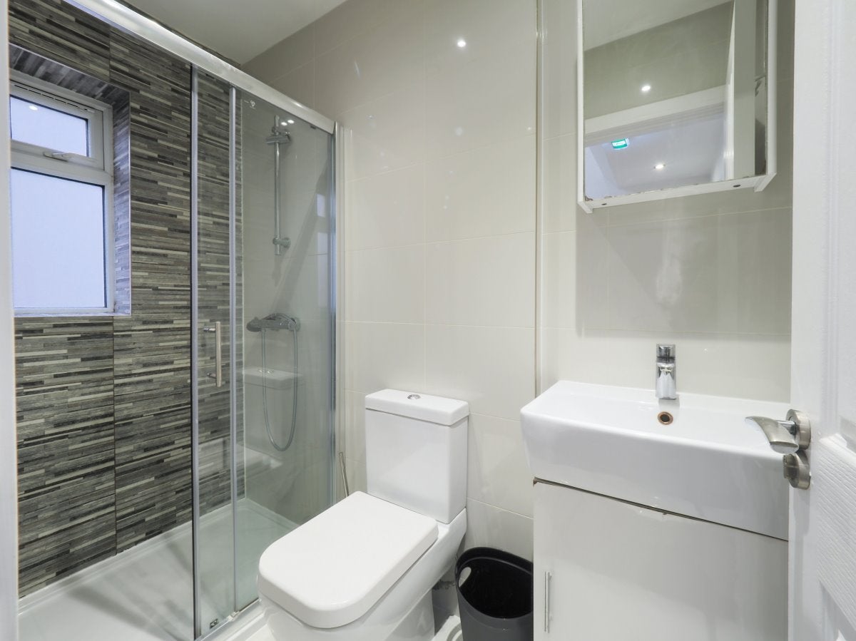 Room Sandymount Avenue in London