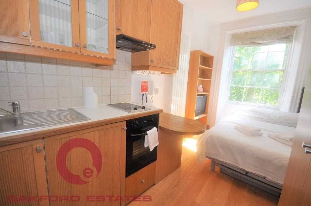 Flat Cartwright Gardens in Greater London