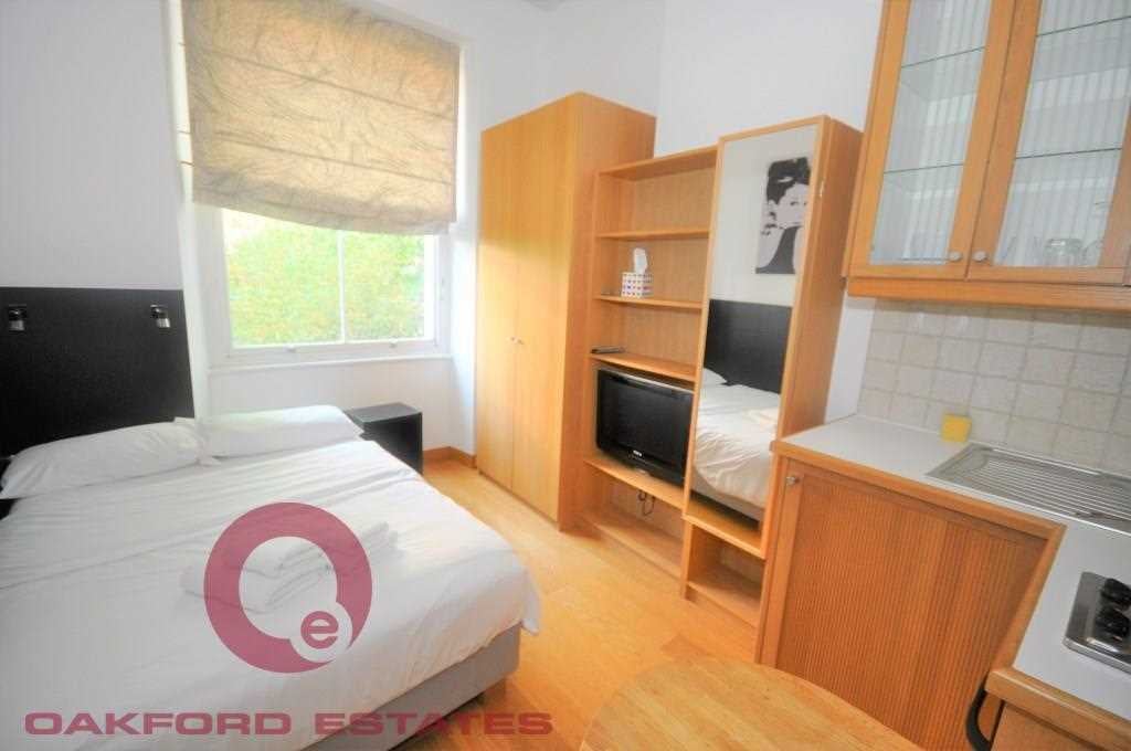 Flat Cartwright Gardens in Greater London