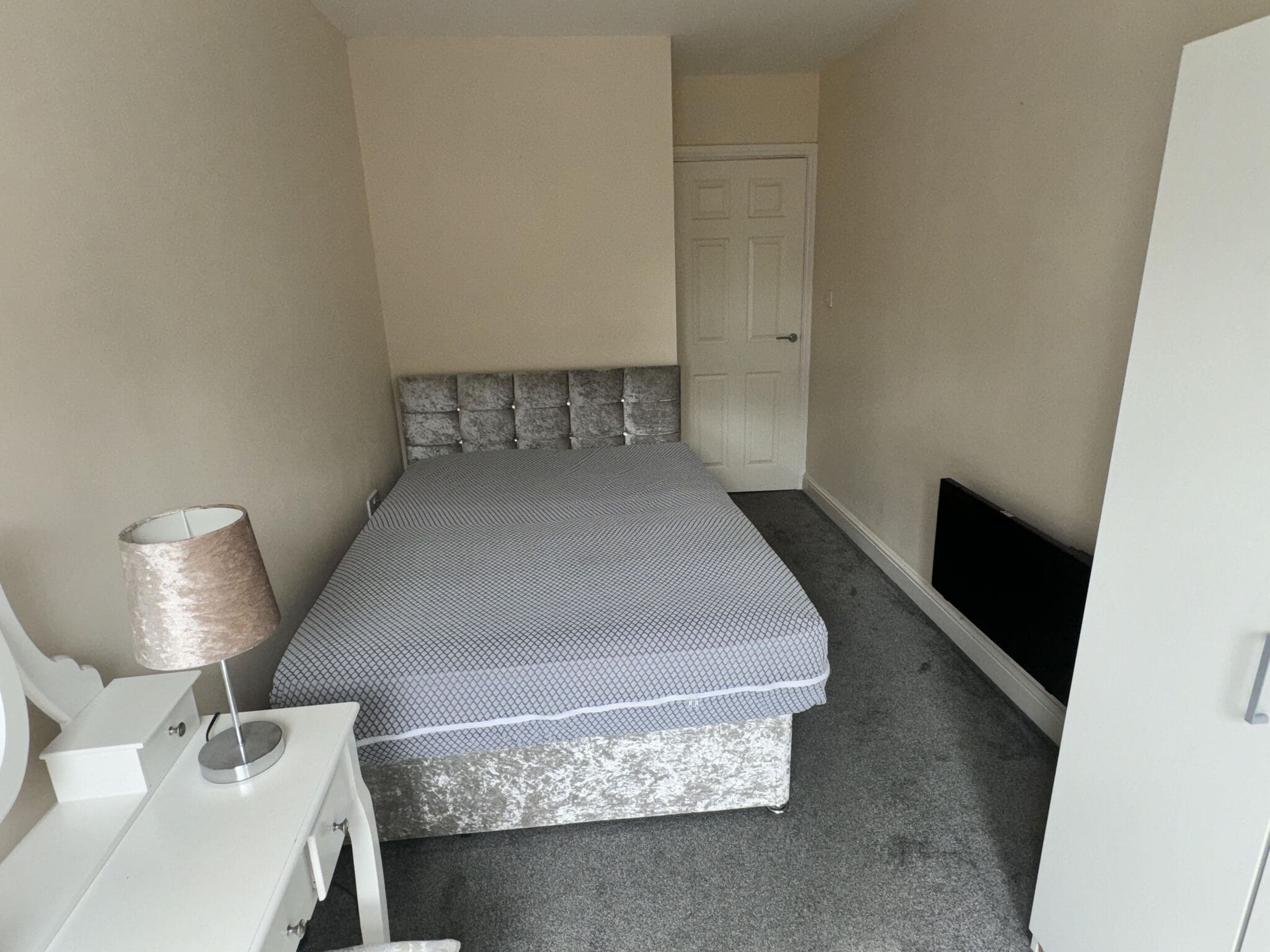 Flat Merridale Road in Wolverhampton
