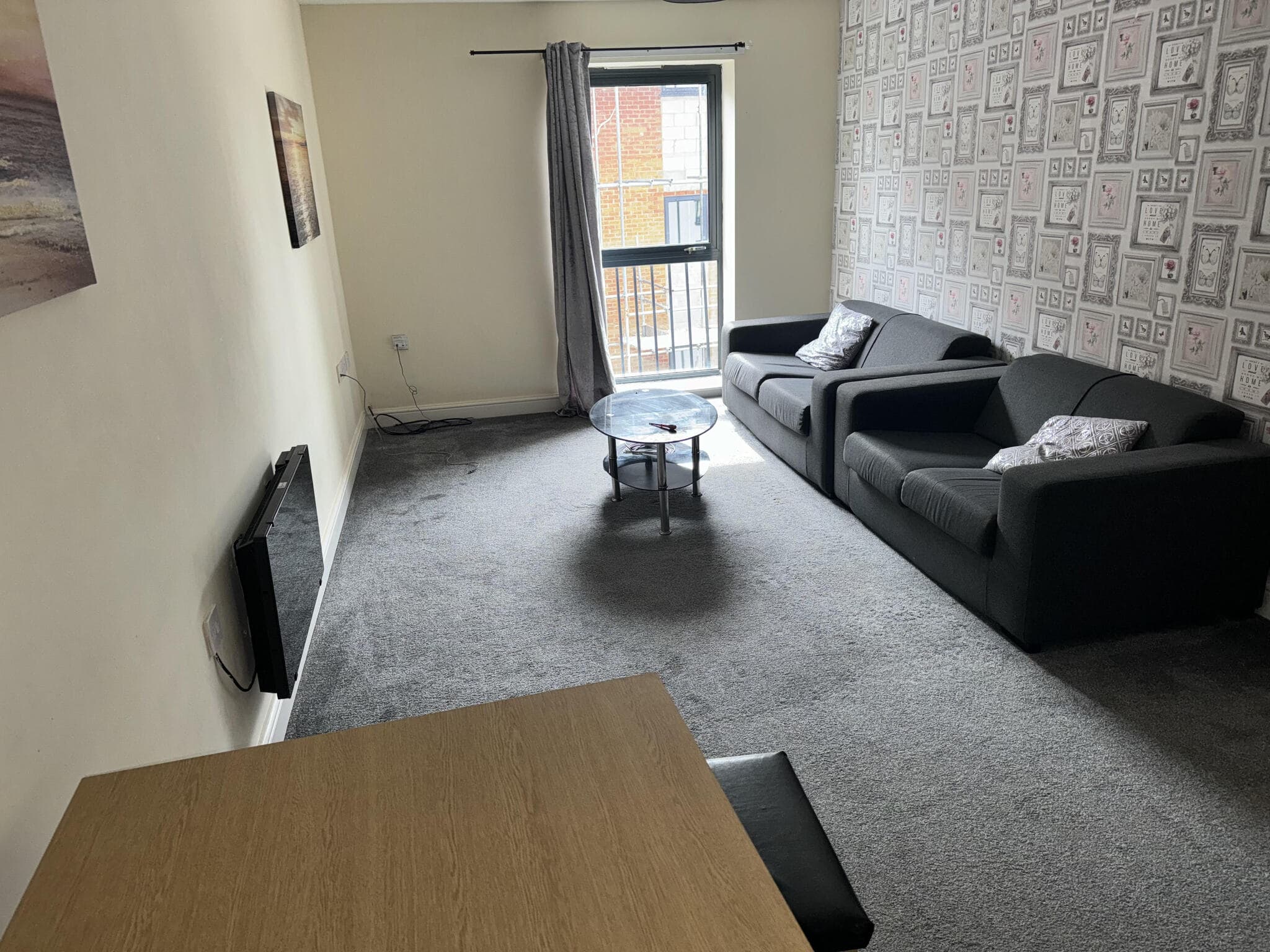 Flat Merridale Road in Wolverhampton