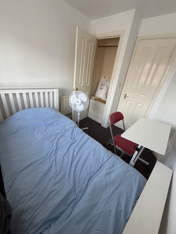 Room Greenhaven Drive in Greater London