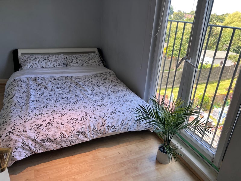 Flat Malvern Avenue in Greater London