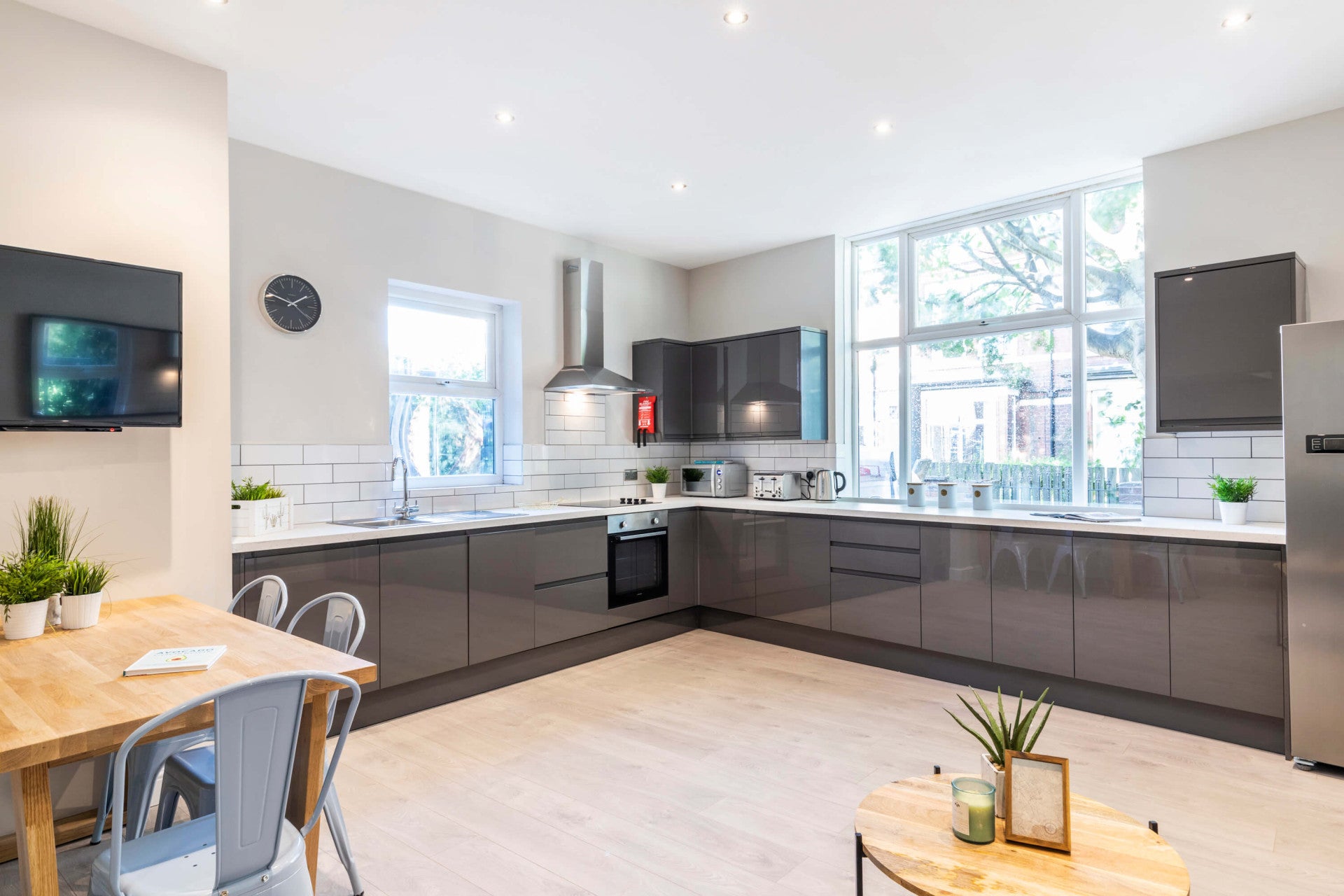 Flat Blenheim Square in Leeds