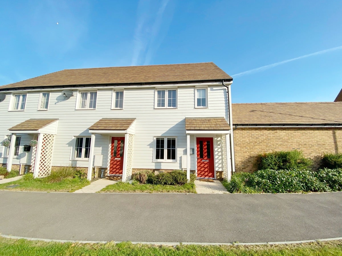 House Pipin Cresent in Mersham