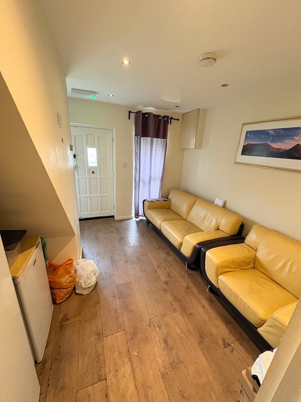 Room Fladbury Crescent in Birmingham