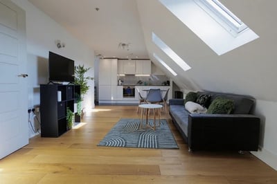 Flat Fife Road in Greater London