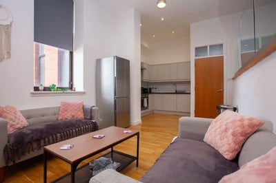 Flat Renfrew Street in Glasgow