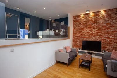 Flat Renfrew Street in Glasgow