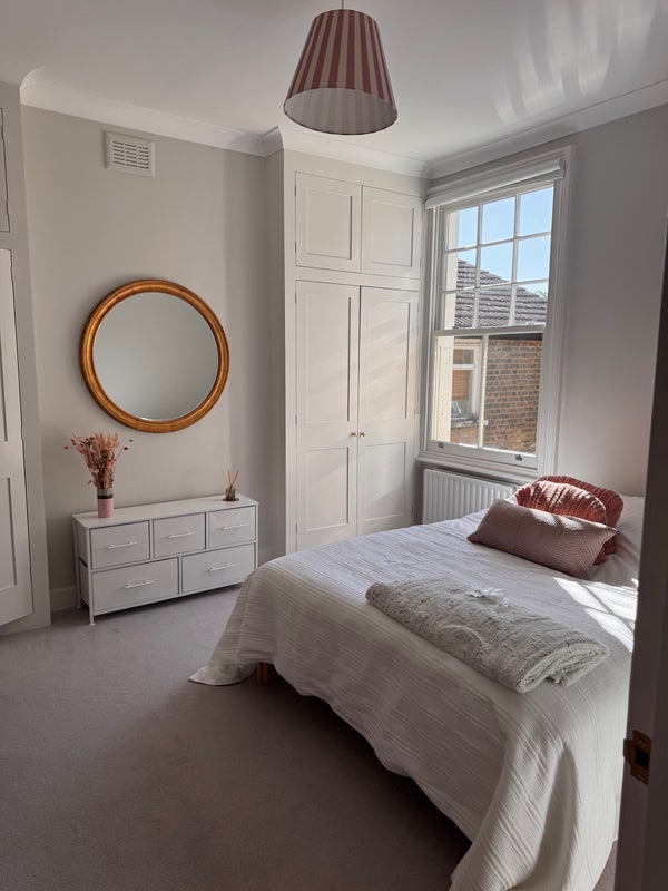 Room Cambray Road in Greater London
