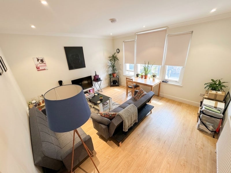 Room The Broadway in Greater London