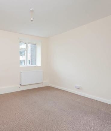 Room Glensdale Road in Greater London