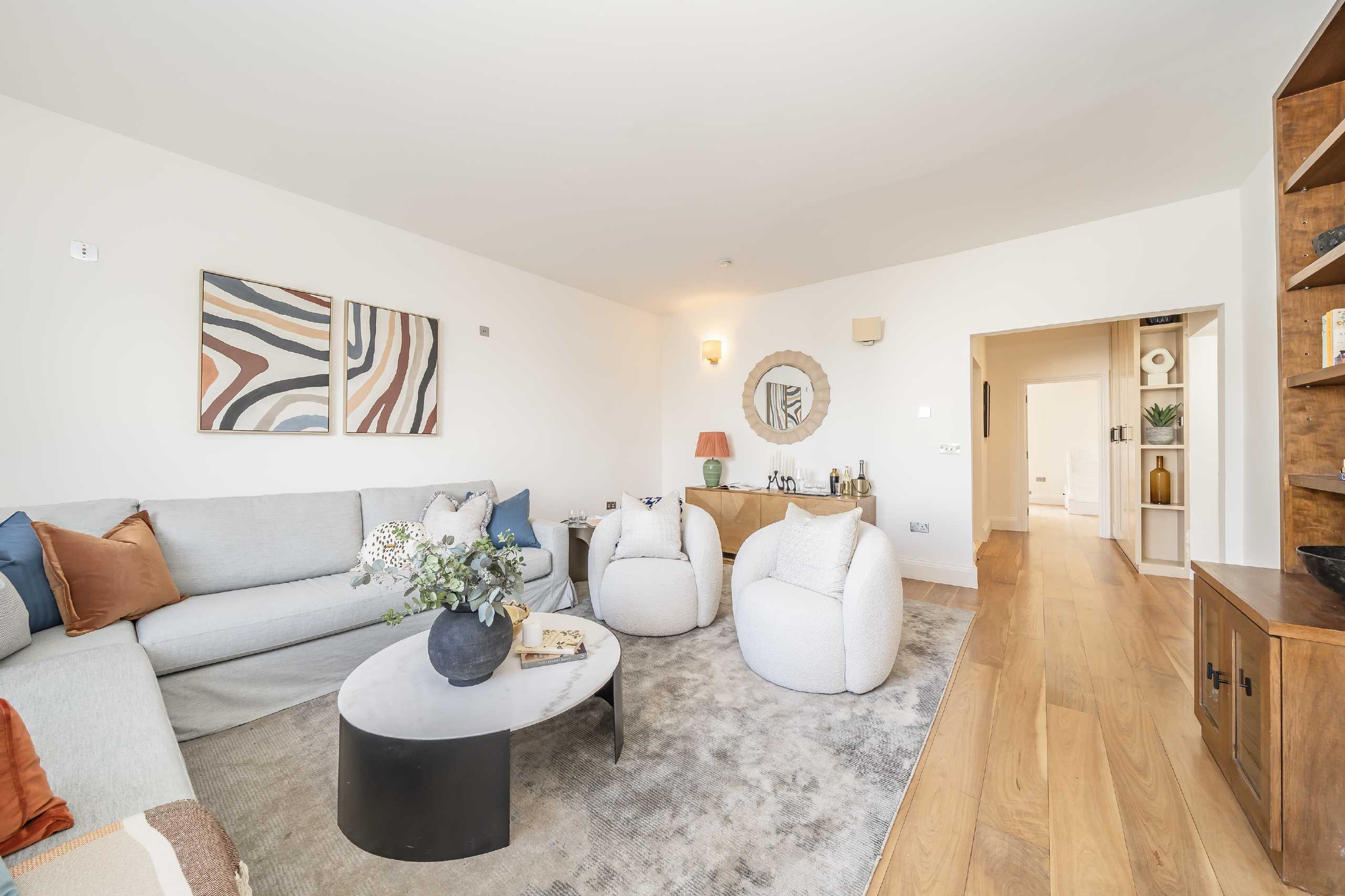 Flat Pembridge Square in Greater London