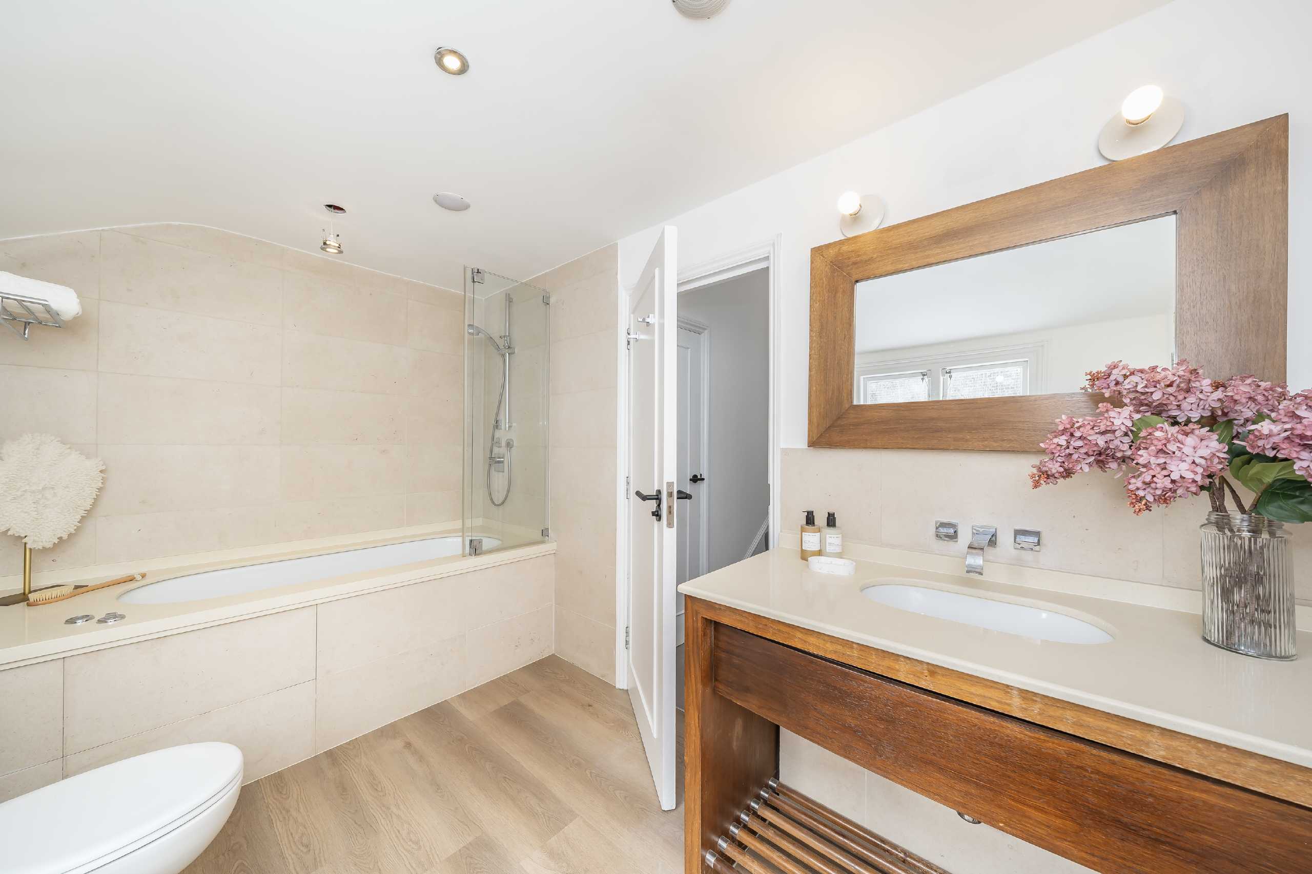 Flat Pembridge Square in Greater London