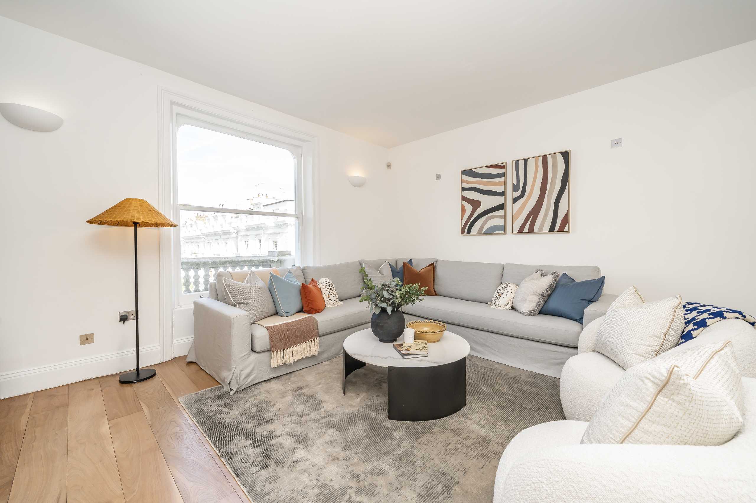 Flat Pembridge Square in Greater London