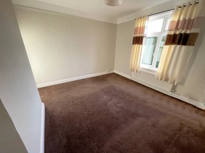 Flat Canford Road in Bournemouth
