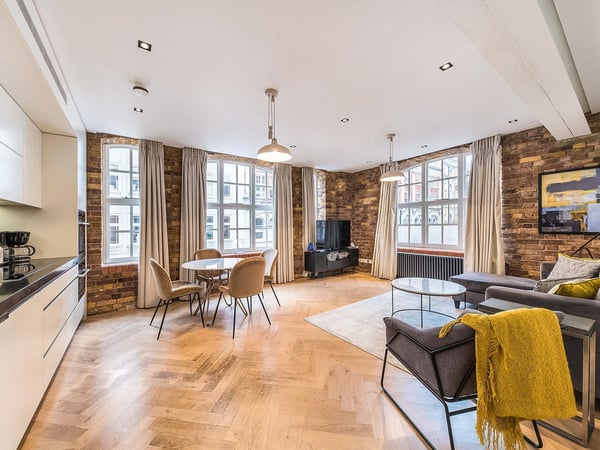 Flat Long Acre in City of Westminster