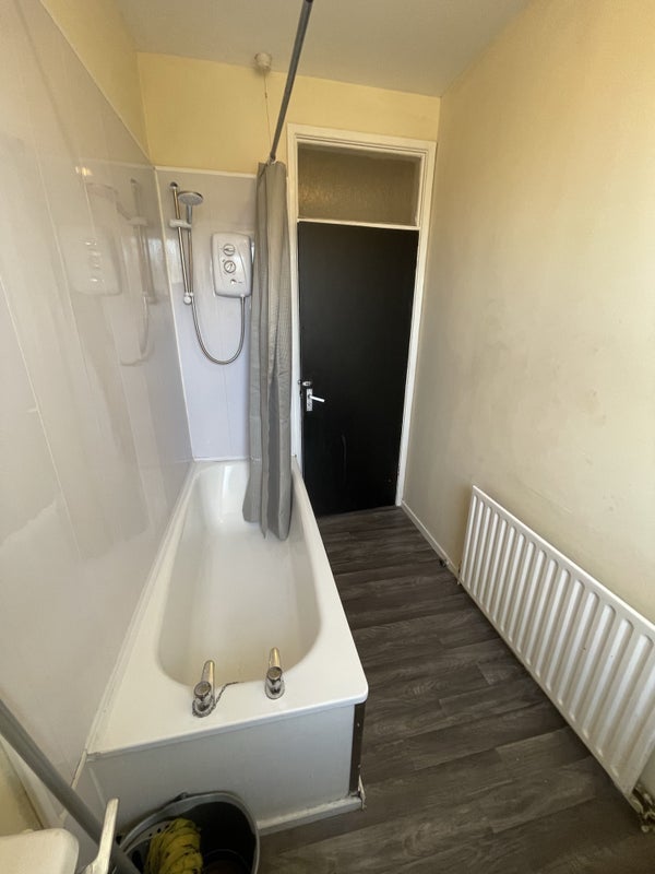 Room New Road in Dudley