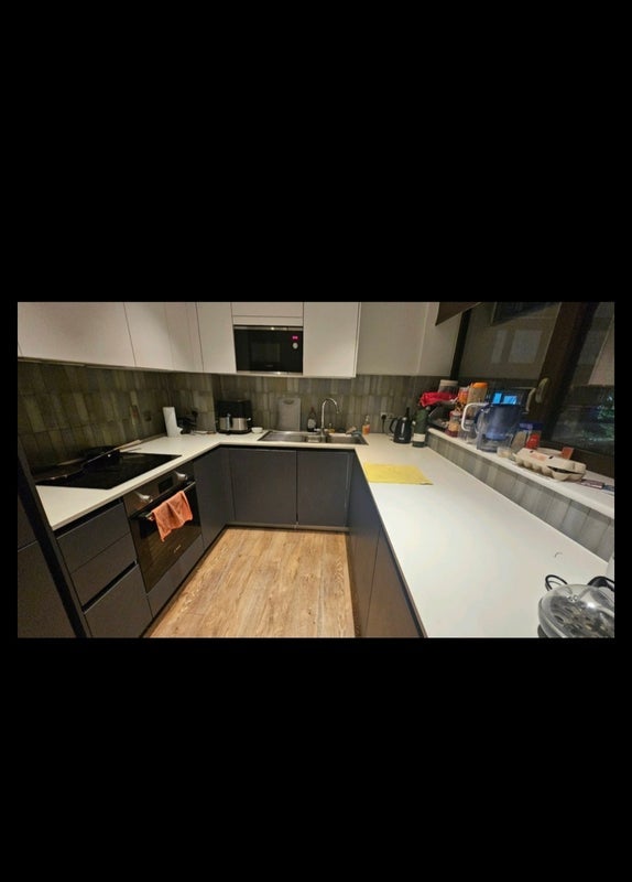 Room Park Lane in Greater London