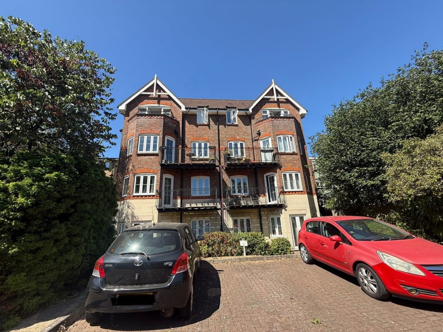 Flat Linkfield Street in Reigate and Banstead