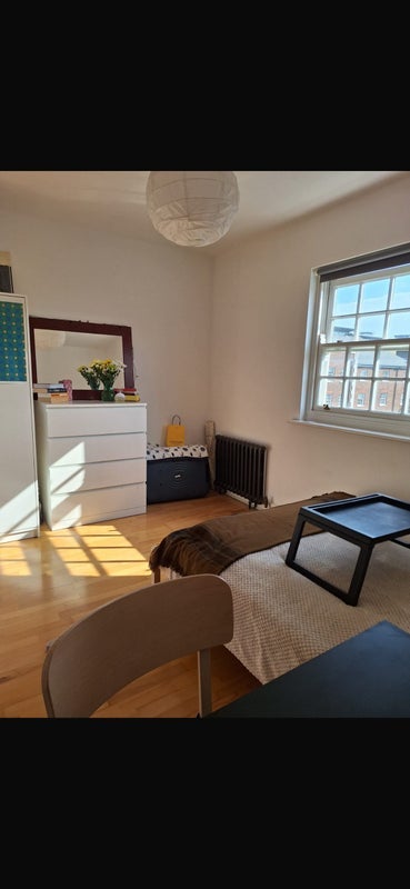 Room Hastings Street in Greater London
