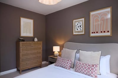 Flat Mellish Street in Greater London