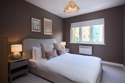 Flat Mellish Street in Greater London