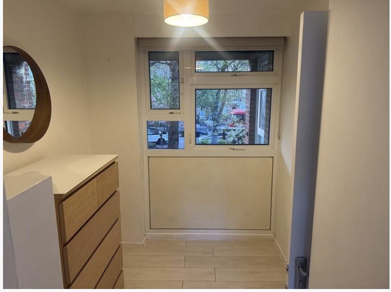 Flat Warner Place in Greater London