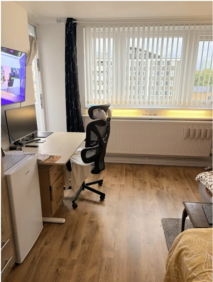 Room Gloucester Way in Greater London