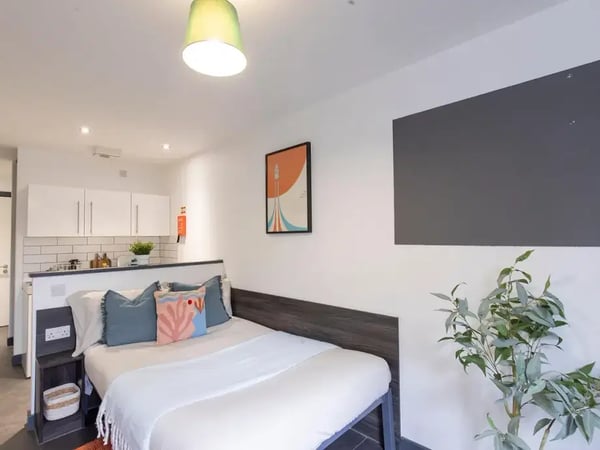 Room Clarence Street in Newcastle upon Tyne