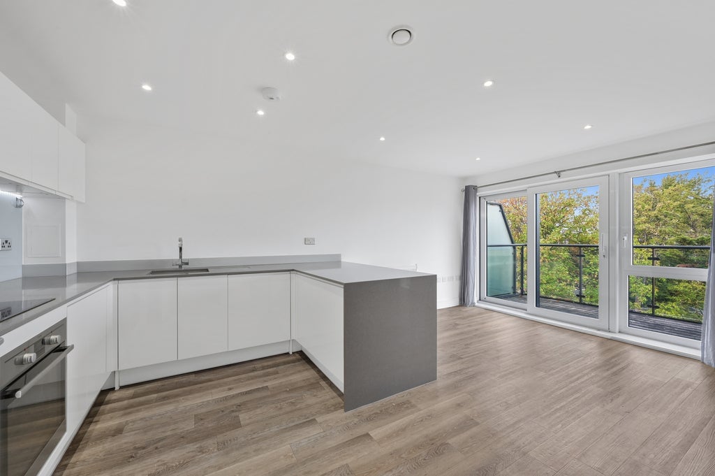 Flat Hartfield Road in Greater London