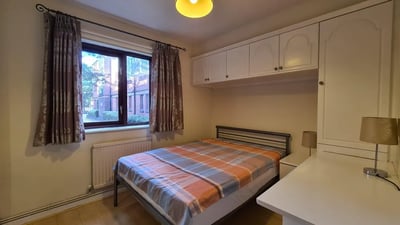 Flat Abernethy Quay in Swansea