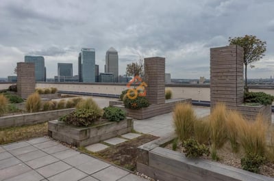 Flat Hay Currie Street in Greater London