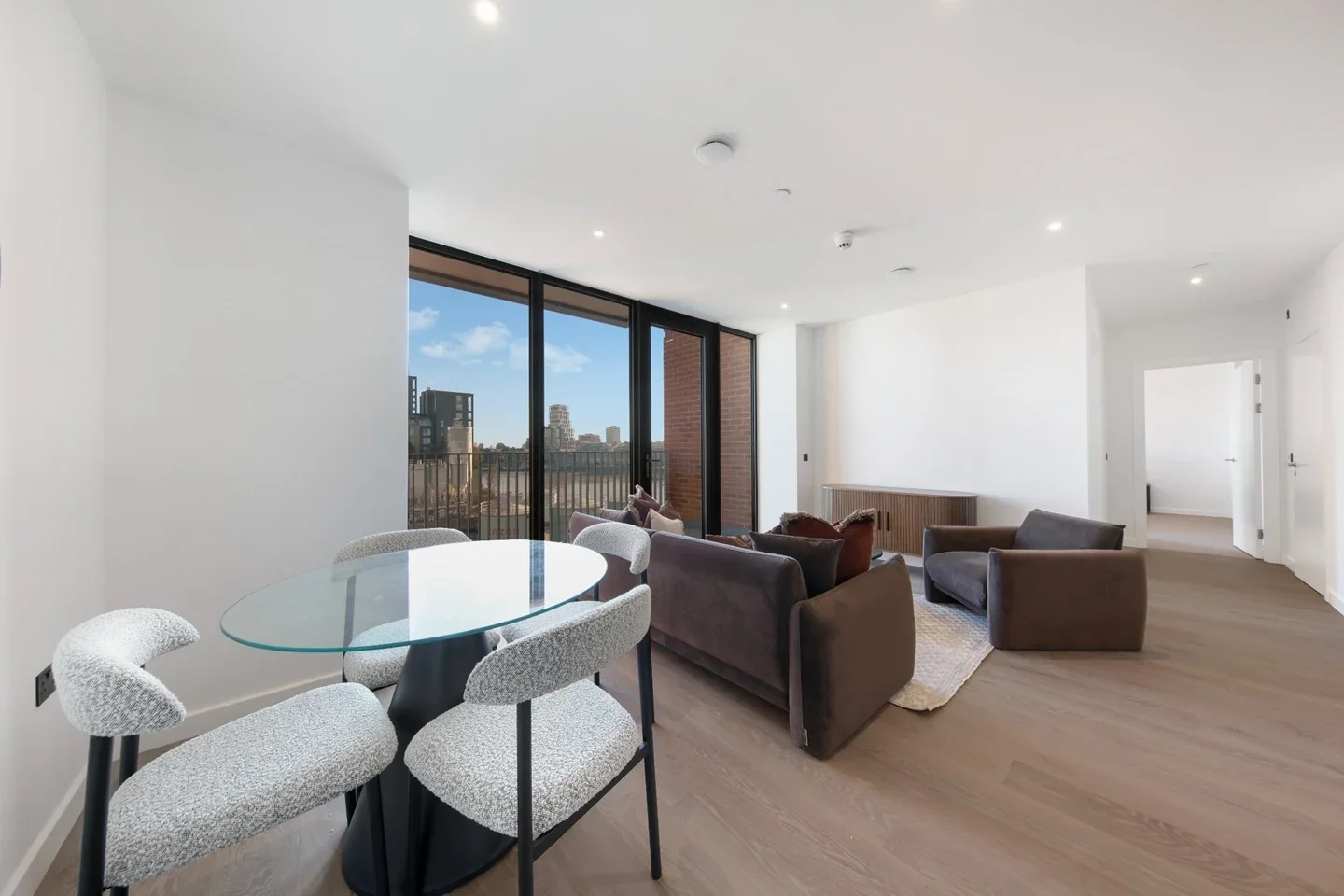 Flat Linver Road in Greater London