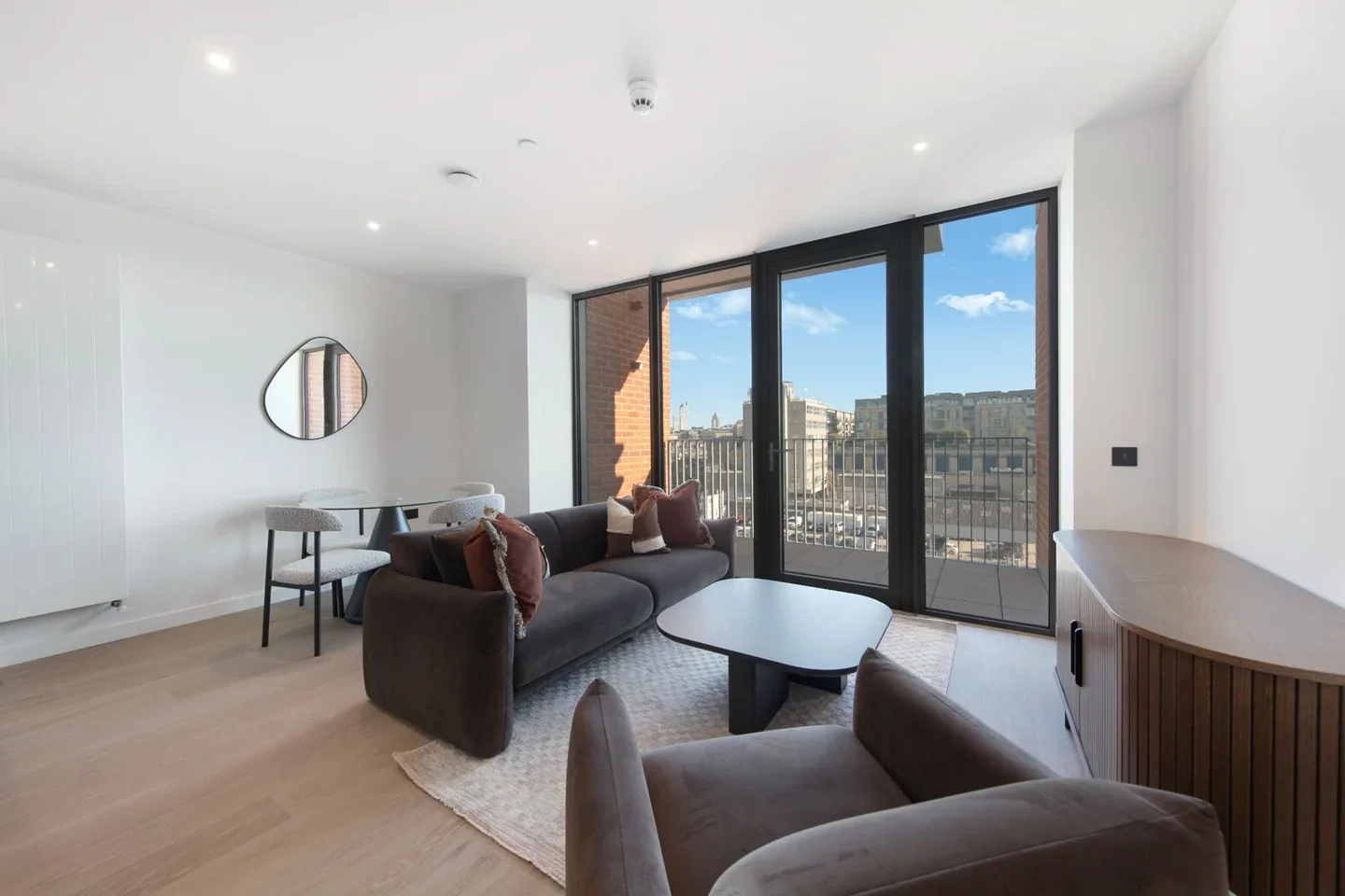 Flat Linver Road in Greater London