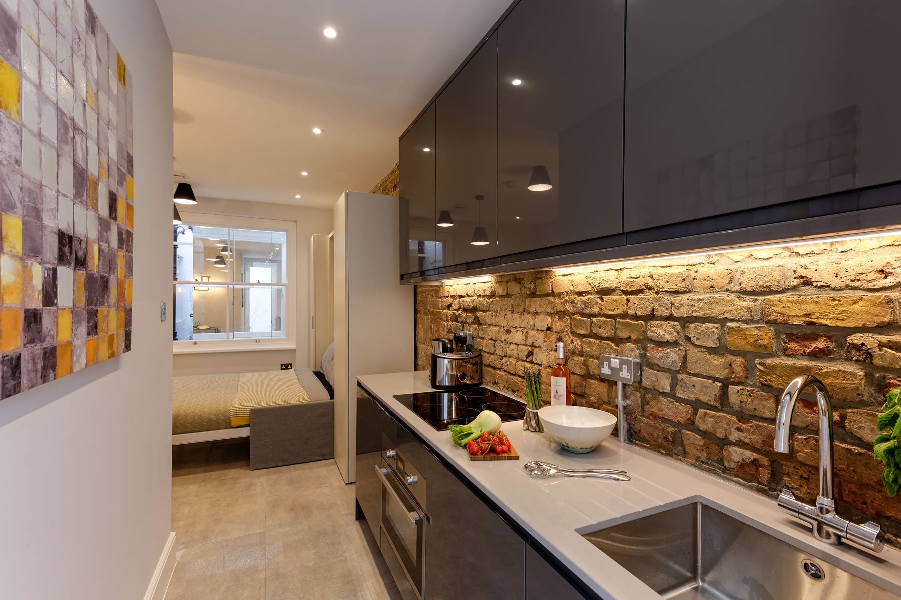 Flat Linden Gardens in Greater London