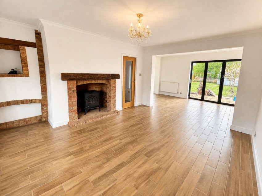 Flat Ouseley Road in Wraysbury