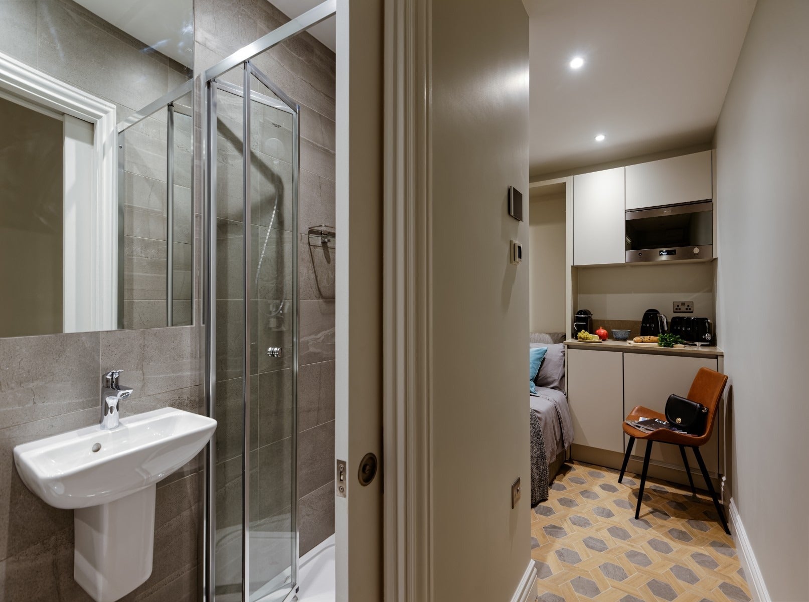 Flat Bingham Place in London