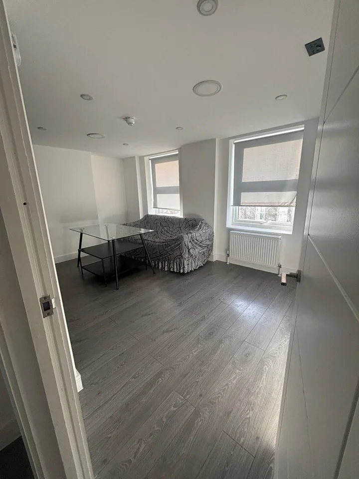 Flat Birkbeck Mews in Greater London