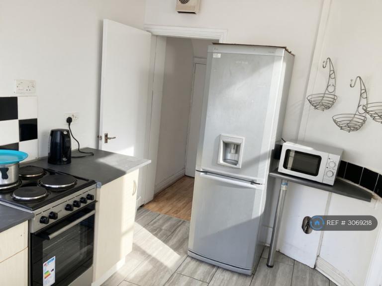Room Crondall Street in Manchester