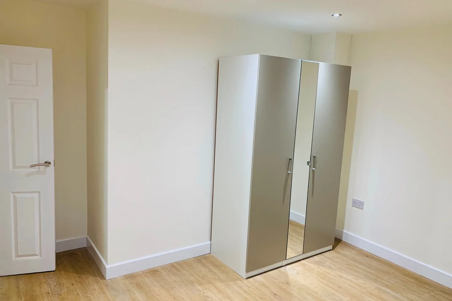 Flat Northumberland Road in Greater London