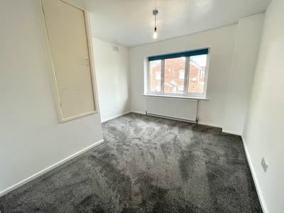 Flat Alderminster Road in Coventry
