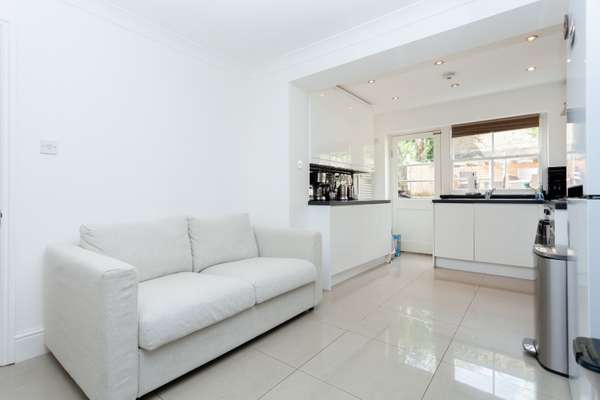 Flat Tomlin's Grove in Greater London