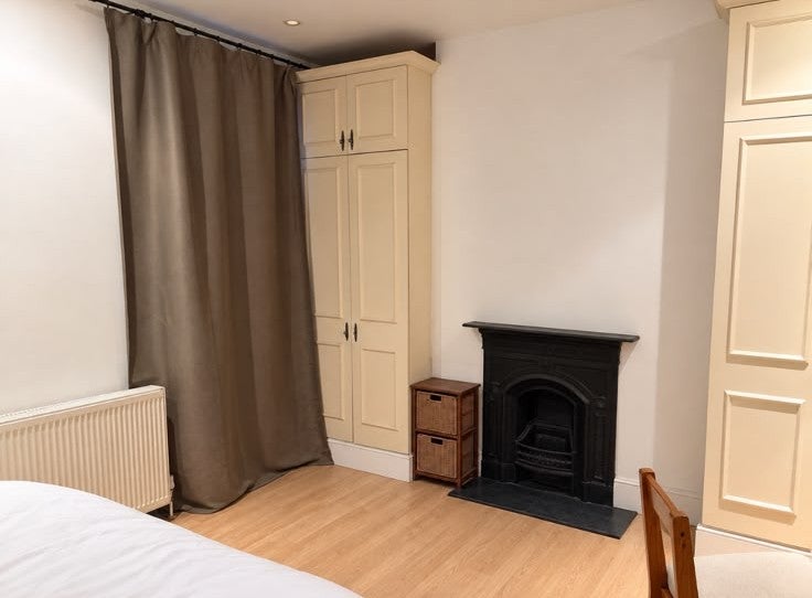 Room Gwalior Road in Greater London