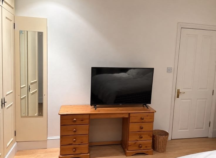 Room Gwalior Road in Greater London