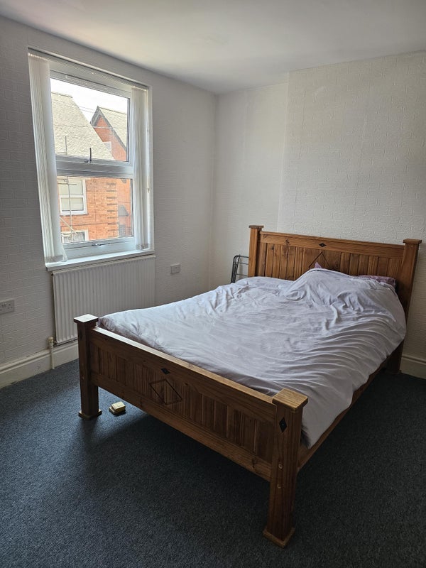 Room Woolmer Road in Nottingham