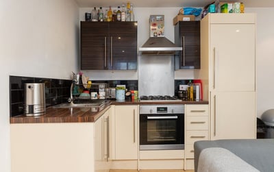 Flat Coldharbour Lane in Greater London