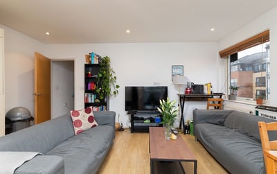 Flat Coldharbour Lane in Greater London