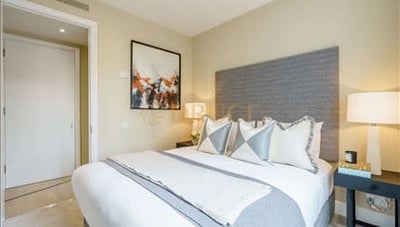 Flat Westferry Circus in Greater London