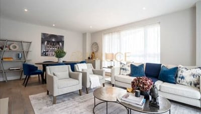 Flat Westferry Circus in Greater London